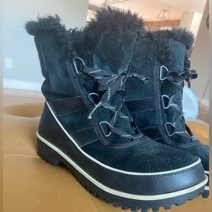Sorel snow winter boots
Never wore them, excellent condition